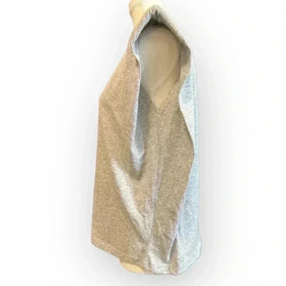 Maison Stella et Suzie | Padded Muscle Tee in Light Gray (M) - Picture 6 of 10